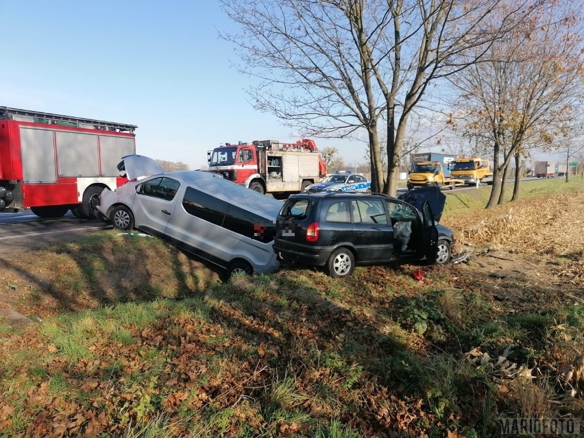 Wypadek na DK 46 w Grabinie. Zderzenie dwóch samochodów, trzy osoby ranne