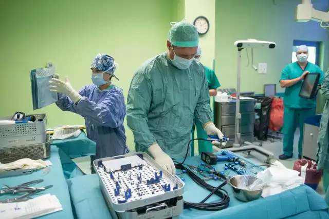 13 medyków z Ukrainy znalazło zatrudnienie w regionie. Pracę lekarzom-uchodźcom wciąż chce dać 40 placówek