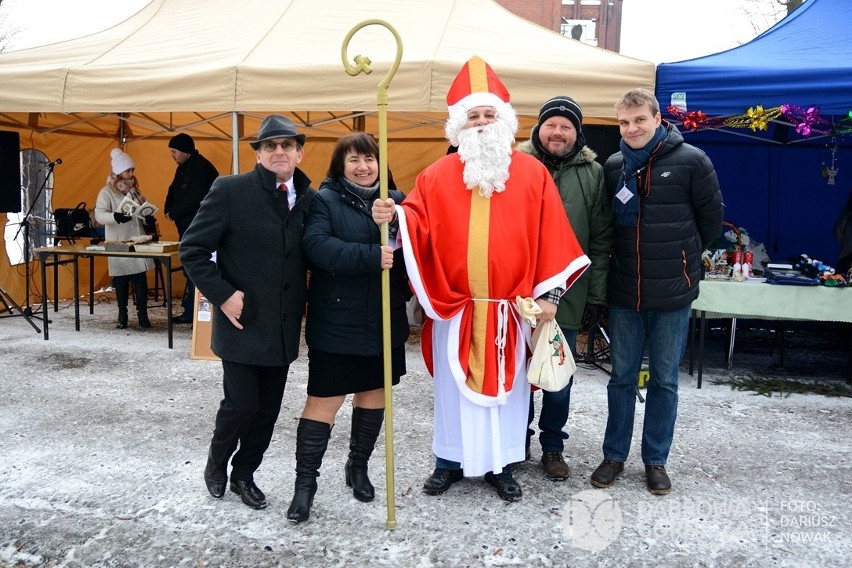 I Strzemieszycki Jarmark Bożonarodzeniowy. Na stoiskach...