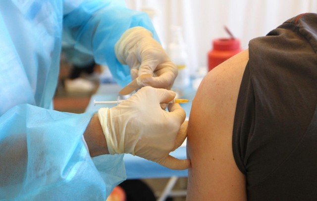 Miejski punkt szczepień przeciw COVID-19 na terenie Międzynarodowych Targów Poznańskich rozpoczął działalność. 7 września wykonano tam pierwsze szczepienia, następna okazja już 14 września.