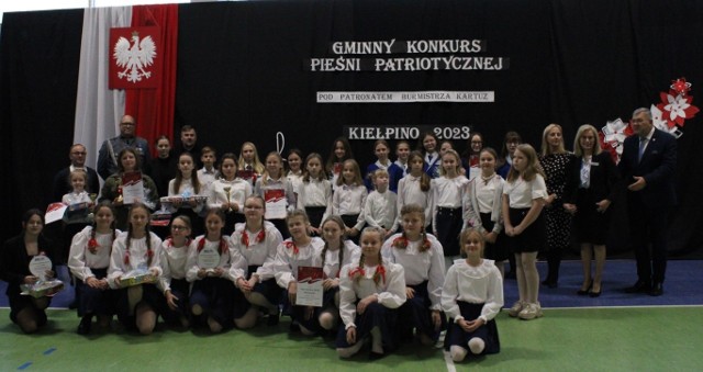 W Szkole Podstawowej w Kiełpinie odbył się Gminny Konkurs Pieśni Patriotycznej 2023.