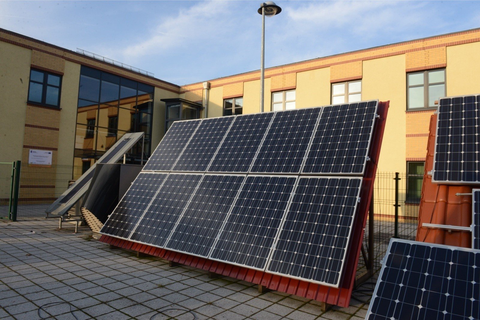 Nuevos subsidios para paneles solares: hasta 20,5 mil.  zloty.  Quién va a recibir mi subsidio de electricidad por celdas fotovoltaicas [1.05.2022]