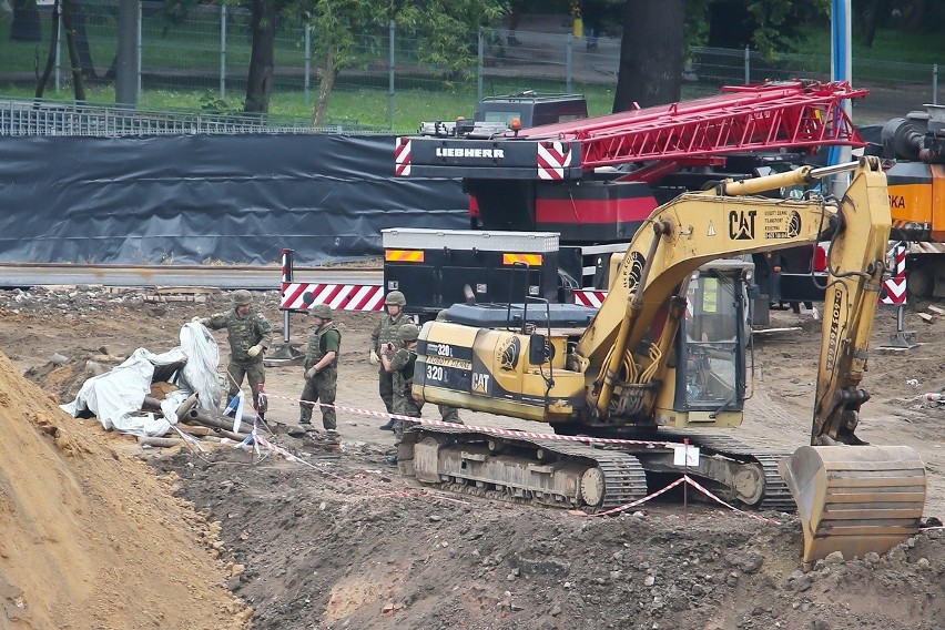 Bomba na Legnickiej. Ulica zamknięta, ewakuacja mieszkańców