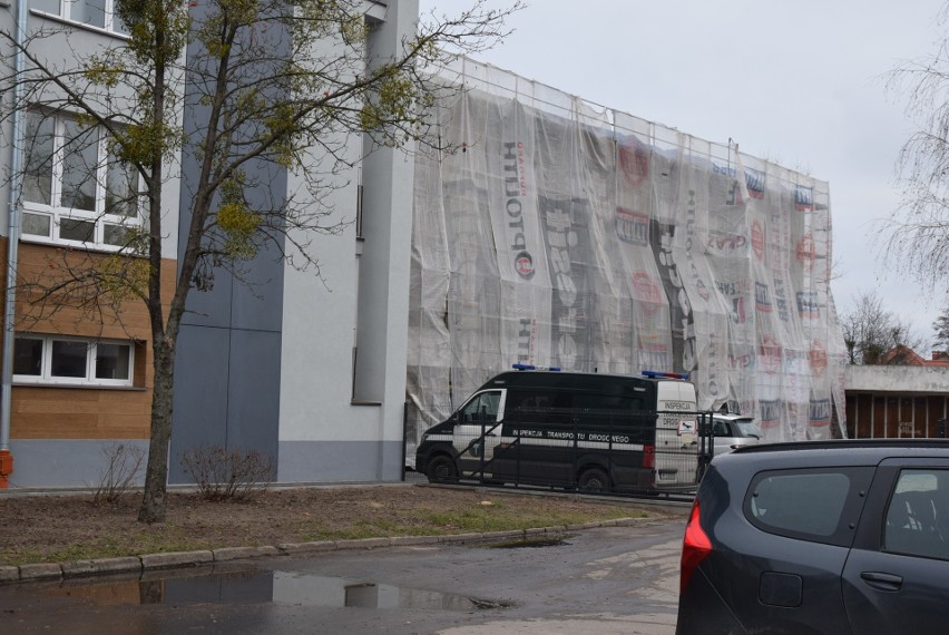 Ostrołęka. „Pałacyk” przy ul. Fieldorfa „Nila” przechodzi kolejny etap modernizacji. 29.11.2020