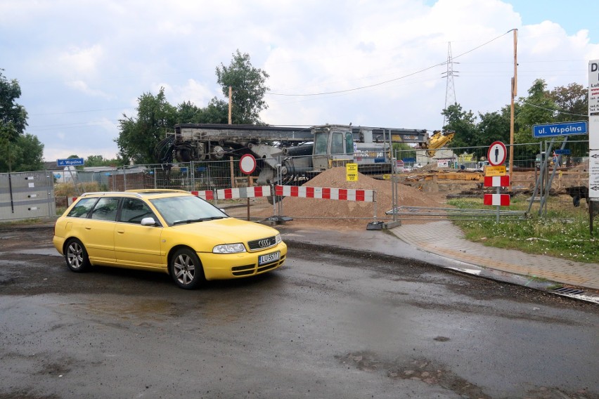 Jedna rzeka, dwa mosty. Zobacz, na jakim etapie są prace przy przeprawach na Czerniejówce przy Fabrycznej oraz Pawiej