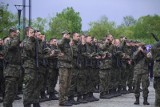 Nowi żołnierze w Podlaskiej Brygadzie Obrony Terytorialnej. W Supraślu złożyli przysięgę wojskową [ZDJĘCIA]