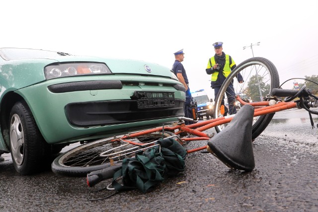 Do wypadków z udziałem rowerzystów dochodzi dość często. Zdjęcie ilustracyjne