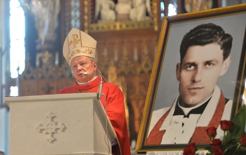Ksiądz Roman Kotlarz z tytułem sługi Bożego. W katedrze w Radomiu rozpoczął się proces beatyfikacyjny "kapelana radomskiego Czerwca 1976"