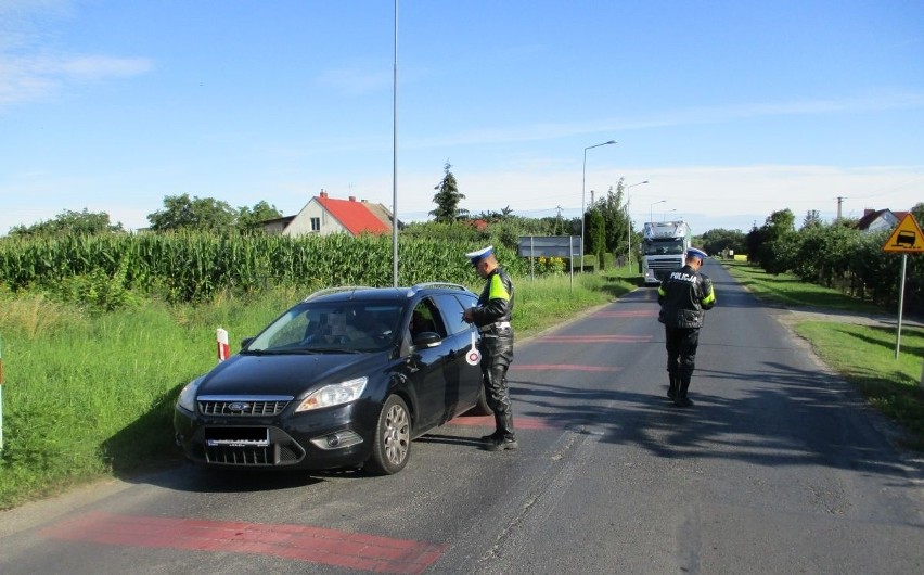 Policjanci skontrolowali na przejeździe kolejowo-drogowym w...