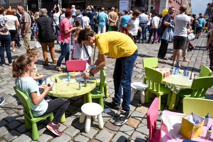 Koncert dla Hospicjum Palium: Kolorowe motyle opanowały Stary Rynek [ZDJĘCIA]