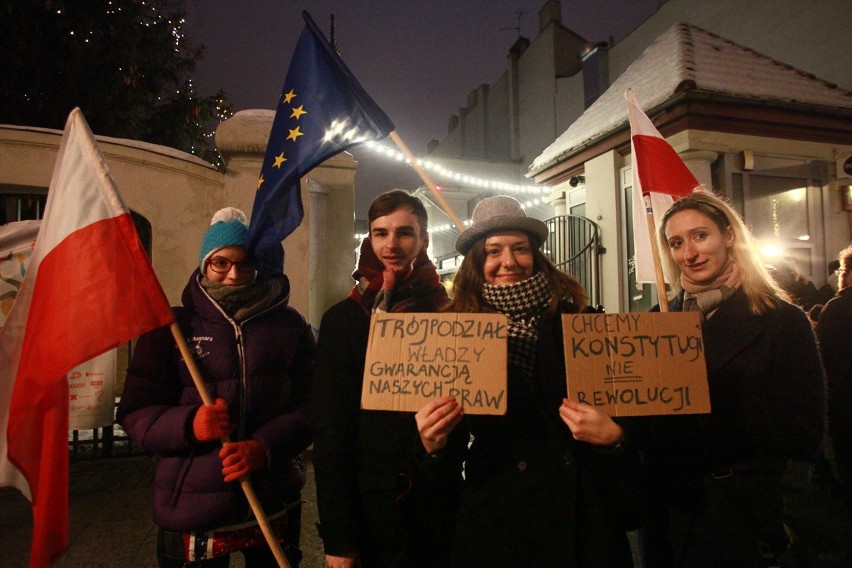 Protest studentów na Piotrkowskiej w Łodzi [ZDJĘCIA]