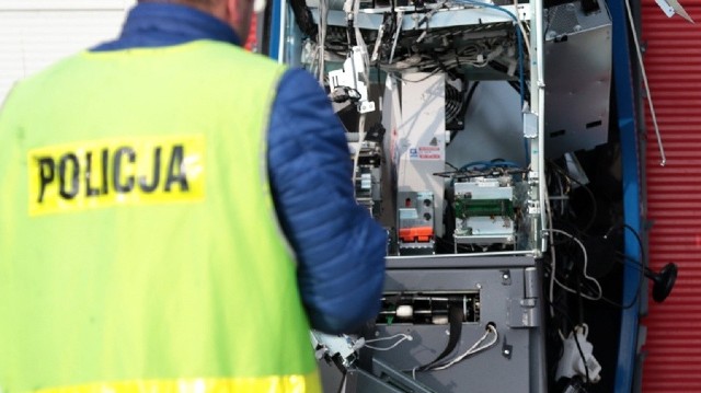 Policja sprawdzi monitoring i będzie ustalać kim jest sprawca.