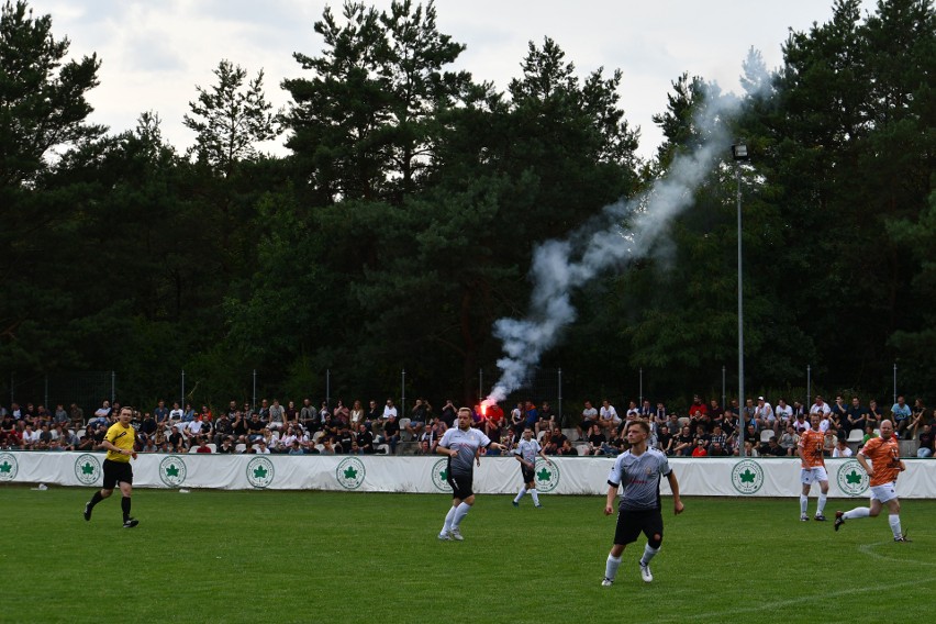 Okręgowy Puchar Polski. 16 drużyn, 8 meczów, 16 godzin Radości z futbolu