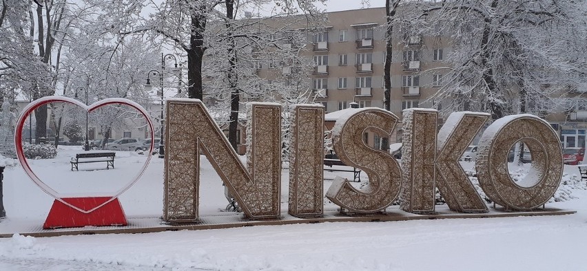 Śnieżna zima wyczarowała w Nisku bajeczne krajobrazy....
