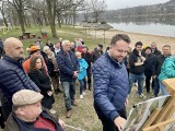 Molo, taras widokowy i wiata. Spotkanie z mieszkańcami Starachowic w sprawie zagospodarowania otoczenia zbiornika Piachy. Zobacz zdjęcia