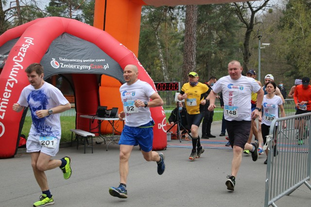 W biegu Koszęcińska Dycha rywalizowało ponad 200 biegaczyZobacz kolejne zdjęcia. Przesuwaj zdjęcia w prawo - naciśnij strzałkę lub przycisk NASTĘPNE