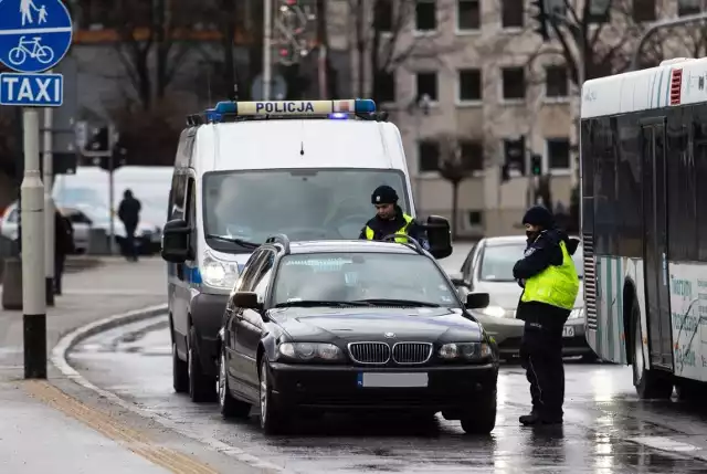 Każde zauważone przez policję wykroczenie jest od 17 września 2022 roku surowo karane mandatem i punktami do ewidencji kierowcy