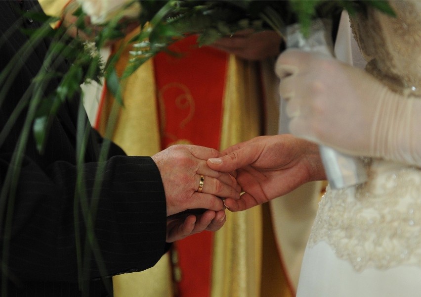 Arcybiskup wprowadza nowe zasady: Chcesz ślubu kościelnego? Zapłać 100 zł proboszczowi