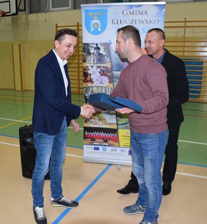 Zakończyły się rozgrywki V edycji Gminnej Ligi Halowej Piłki Nożnej w Kluczewsku