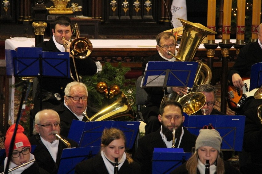 Koncert kolęd i pastorałek w dąbrowskiej bazylice NMP...