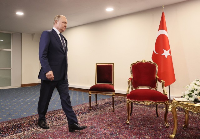 Putin oczekujący na nadejście Erdogana