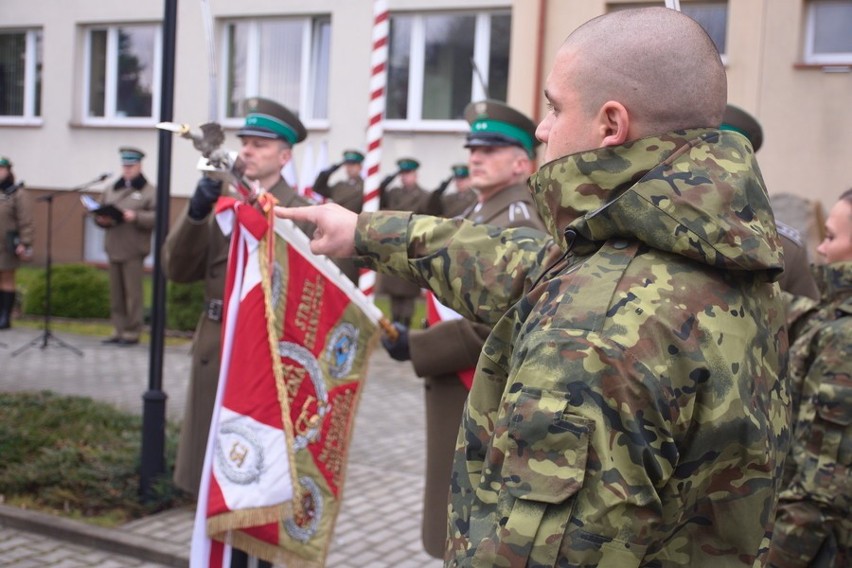 40 nowych funkcjonariuszy BiOSG złożyło dzisiaj ślubowanie w...