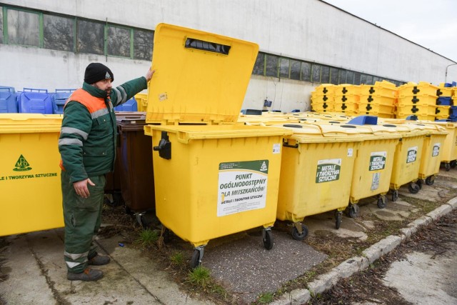Od 1 stycznia obowiązywać będą nowe stawki opłaty za gospodarowanie odpadami komunalnymi. Ponadto od nowego roku wszyscy mieszkańcy zobowiązani są do selektywnej zbiórki odpadów.CZYTAJ DALEJ >>>>>