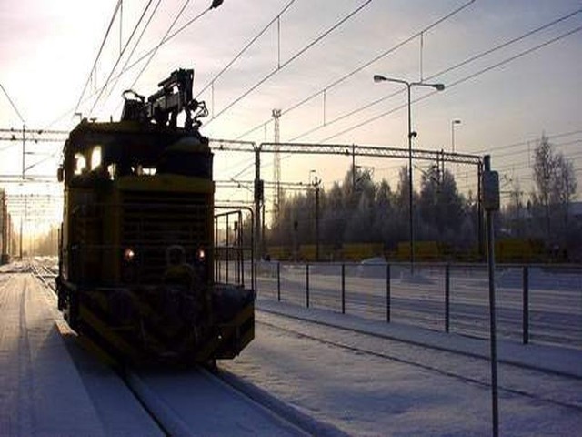 Obecnie nad utrzymaniem przejezdności sieci kolejowej pracuje 51 lokomotyw osłonowych (44 spalinowe i 15 elektrycznych) oraz 74 pociągi sieciowe.