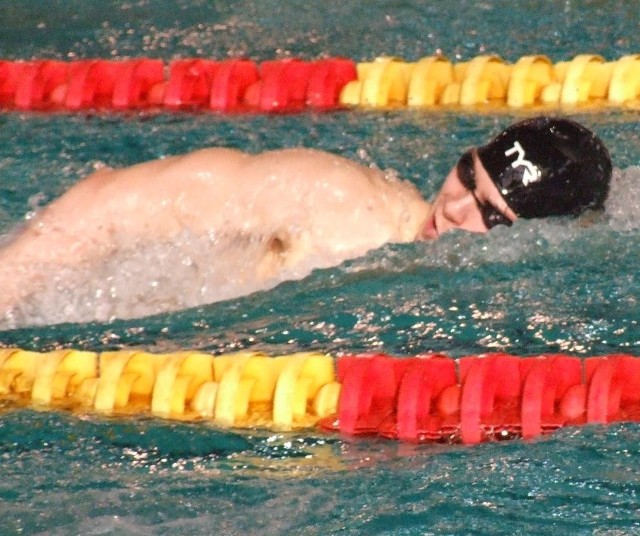 Wojciech Wojdak, pływak Unii Oświęcim, specjalizuje się w długich dystansach stylu dowolnego.