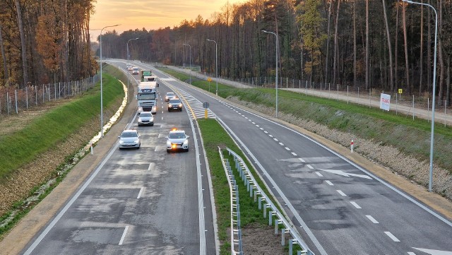 Pierwsze samochody pojechały w poniedziałek obwodnicą północną Kędzierzyna-Koźla. Droga została otwarta dla ruchu.