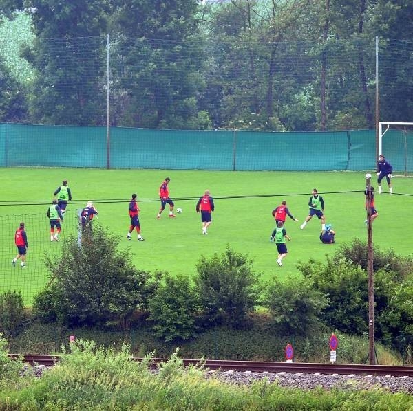 Piątkowy poranny trening kadry znów był zamknięty dla mediów. Leo Beenhakker chce w ten sposób odizolować swoich piłkarzy od świata przed pierwszą bitwą na Euro 2008.