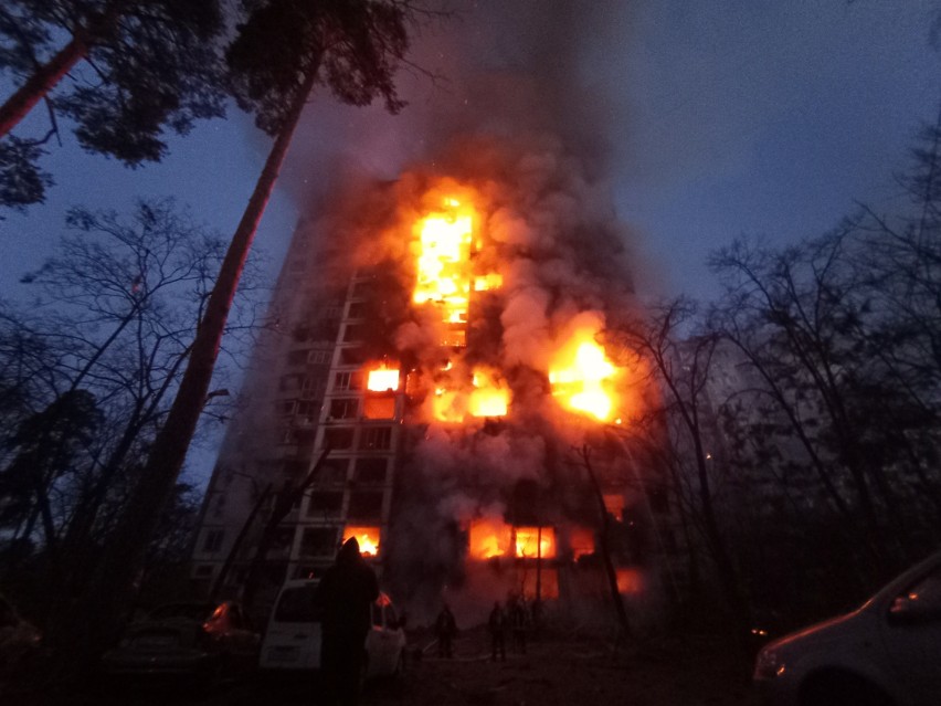 Dziś nad ranem Rosjanie ostrzelali bloki w dzielnicach...