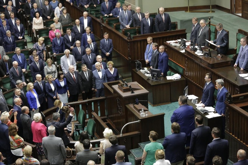 Sejm: Nowi parlamentarzyści złożyli ślubowanie poselskie....