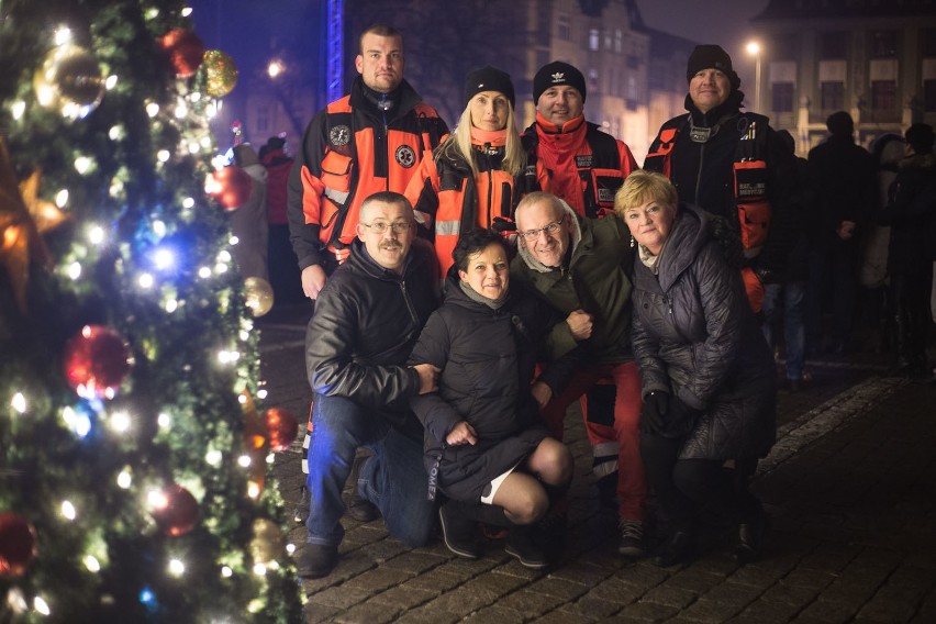 W sylwestrową noc słupszczanie bawili się przed ratuszem w...