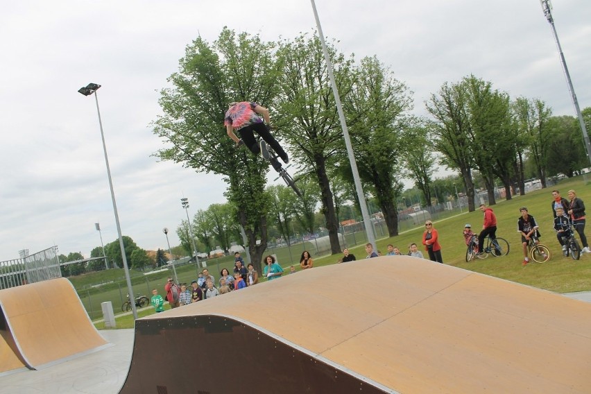 Pokaz ekstremalnej jazdy na skateparku [FOTO]