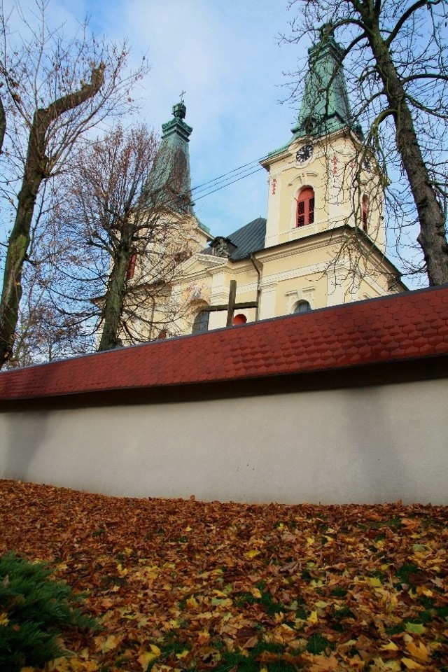 Wizytówką wsi jest sanktuarium Matki Bożej Cierpliwie Słuchającej.