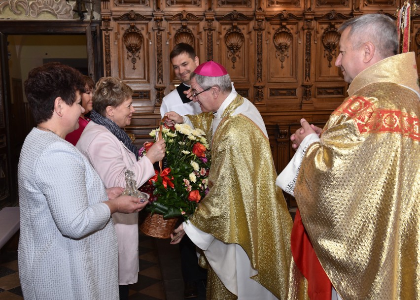 Pielęgniarki i położne z Podkarpacia mają "Kryształowe Serca". Wyróżnienia i gratulacje