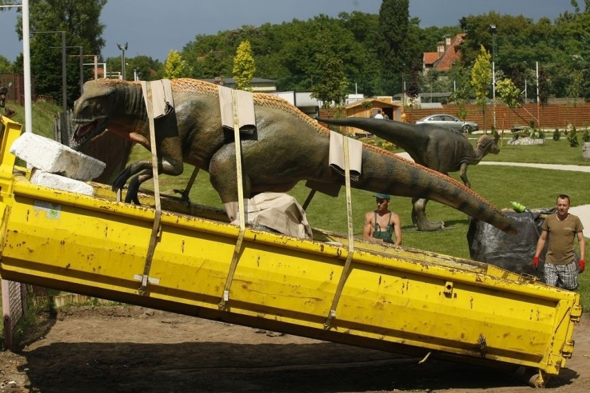 Wrocław: Obok zoo powstał park dinozaurów (ZDJĘCIA)