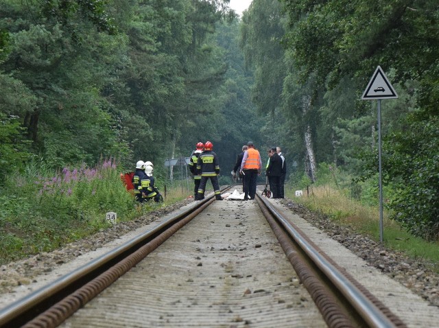 Śmiertelny wypadek w Chałupach (24.07.2017). Pociąg potrącił pieszego