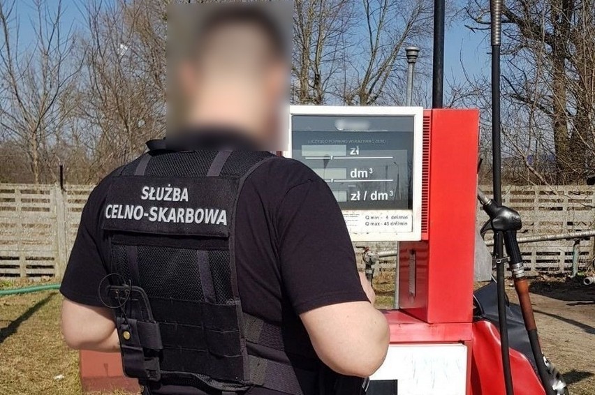 Podlaska KAS i CBŚP rozbiły gang, który nielegalnie rozprowadzał olej napędowy. Skarbu Państwa mógł stracił nawet 32 mln zł (zdjęcia, wideo)