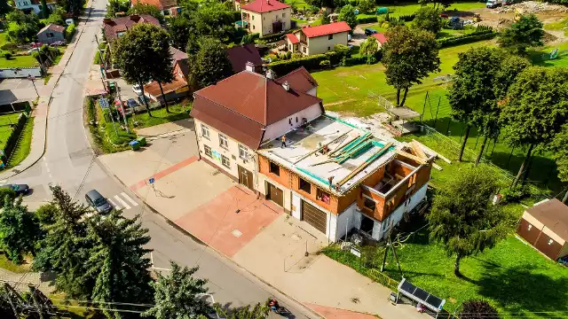 Rozbudowa Wiejskiego Domu Kultury w Czarnochowicach potrwa do końca 2021 roku. Wartość inwestycji przekracza 420 tys. zł