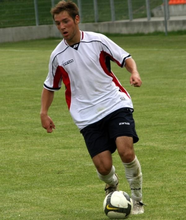 Marek Gładkowski zdobył dwa gole dla zespołu z Leśnicy. 