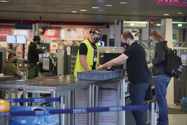 Poznańskie lotnisko Ławica odnotowało ogromne straty przez koronawirusa. Powrót do normalnego stanu może zająć ponad trzy lata