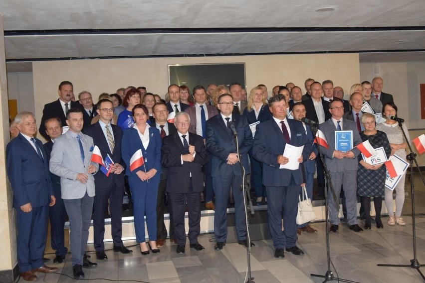Wybory samorządowe 2018. Ostrowiecki PiS zaprezentował swoich kandydatów do rad sejmiku, powiatu i miasta 