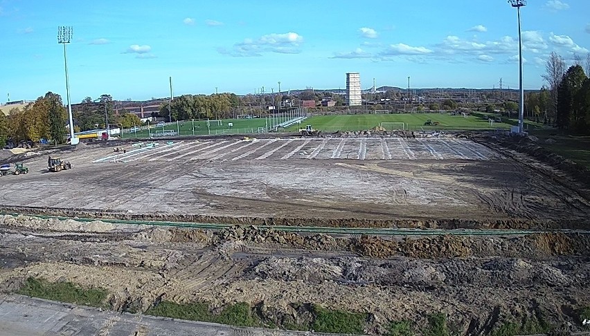 Trwa przebudowa stadionu piłkarskiego Rakowa Częstochowa....