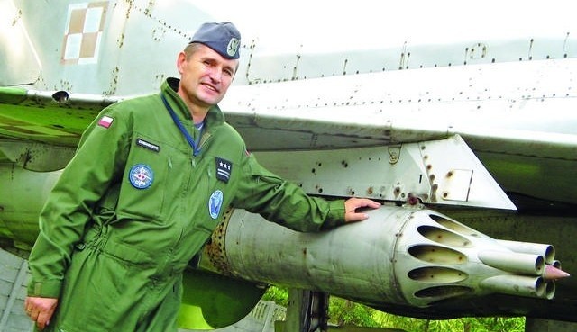 Płk pilot Mirosław Łusiarczyk, dowódca 22. Ośrodka Dowodzenia i Naprowadzania przy MiG-u 21.