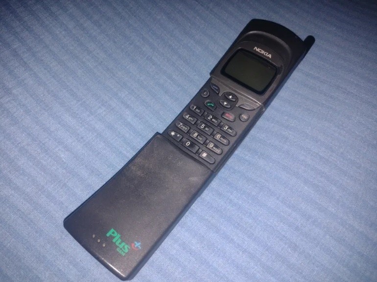 Model: Nokia 8110...