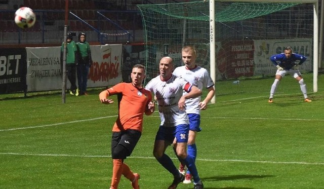 Fragment meczu ligowego KSZO - Wisła z rundy jesiennej, który zakończył się wygraną 3:0 ostrowieckiego zespołu.