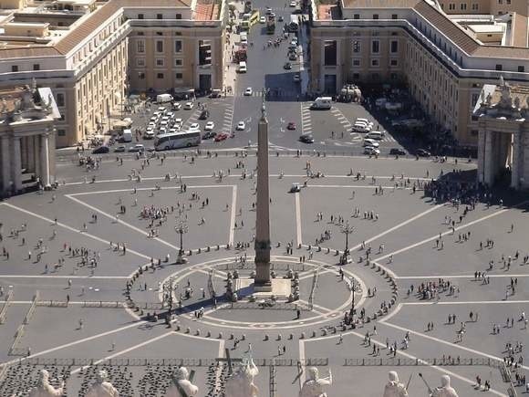 Uroczysta kanonizacja rozpocznie się 27 kwietnia w niedzielę o godz 10 na placu świętego Piotra w Watykanie.