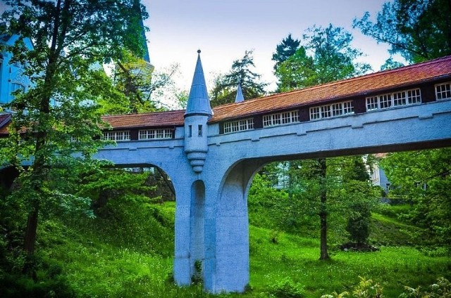 Kryty Most nad Białą Lądecką to jeden z najbardziej oryginalnych lądeckich zabytków